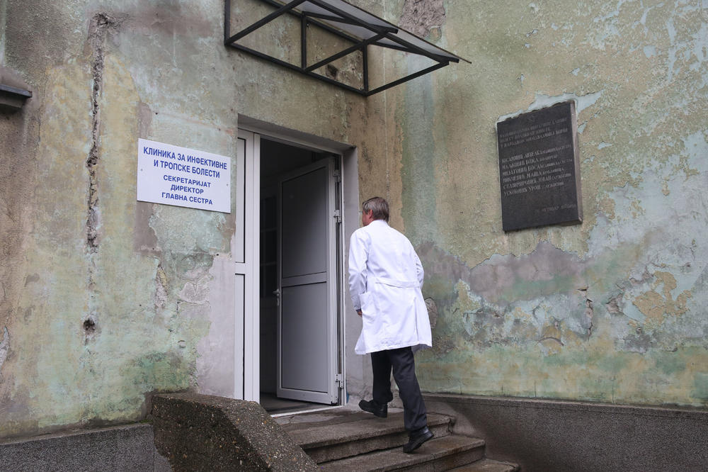 OGLASILA SE UPRAVA UNIVERZITETSKOG KLINIČKOG CENTRA POSLE OBRUŠAVANJA ZIDA: Ovo je istina!