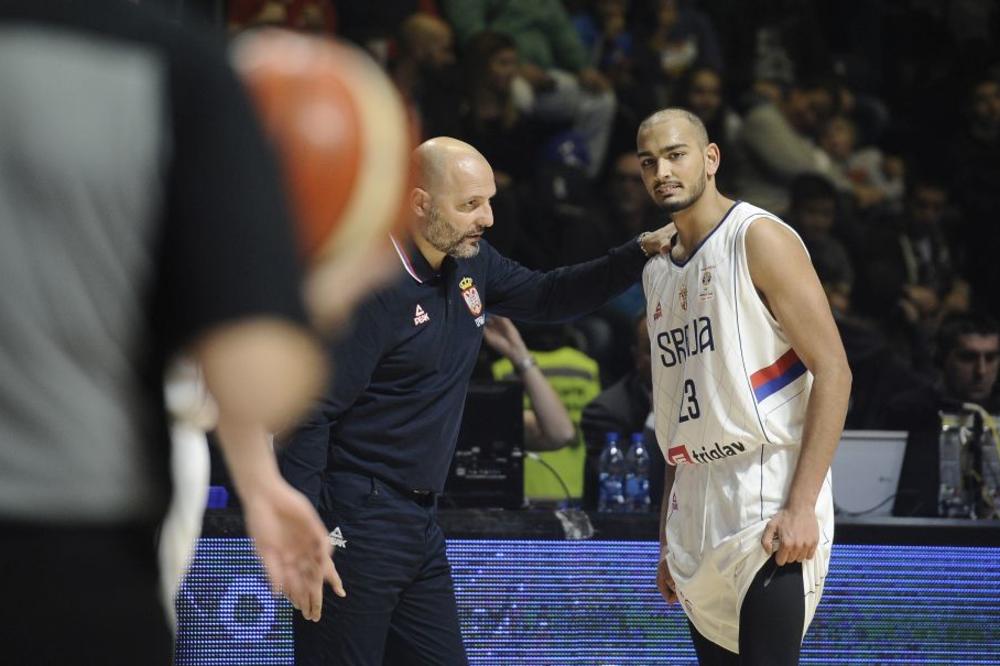 Peno sreo Saleta i saigrače iz reprezentacije, a naš selektor će hteti što pre da zaboravi ovaj duel! (VIDEO)