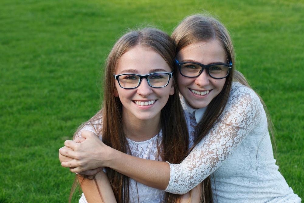 Uvek su bile nerazdvojne, jedna drugoj završavale rečenice, a kada se jedna od bliznakinja razbolela dogodilo se nešto NEVEROVATNO!