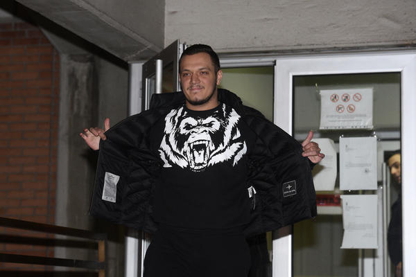 DRAMA U SVILAJNCU: Policija upala u Gastozov stan zbog DROGE!