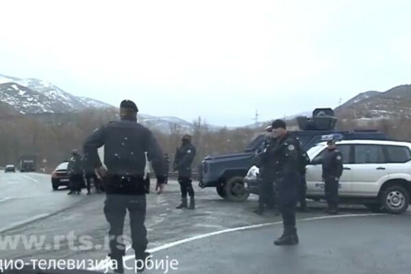 VRLO JE NAPETO NA SEVERU KOSOVA! Ministru nije dozvoljeno da poseti srpske manastire, narod se okuplja!