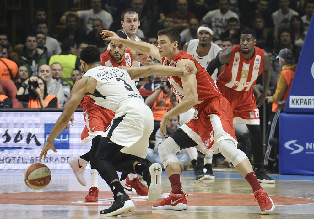 Nikola Jovanović u duelu sa Vilijams-Gosom  