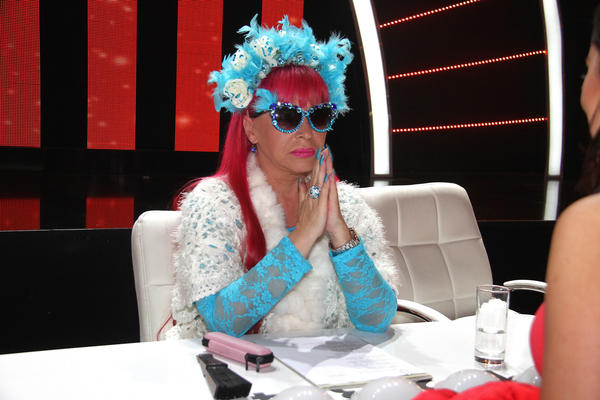 MOŽETE LI DA JE ZAMISLITE BEZ ROZE KOSE? Ovakvu Zoricu Brunclik sigurno nikad niste videli, a bila je FATALNA!