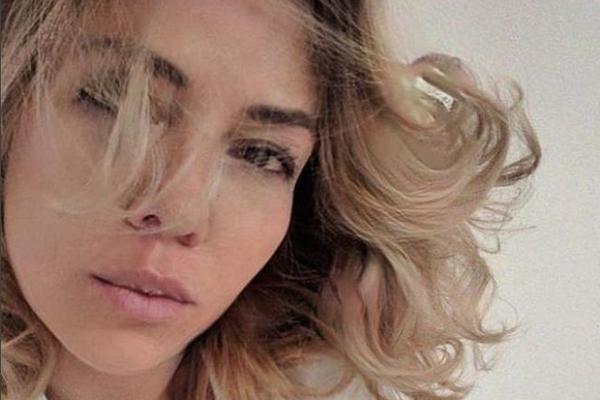 Našu glumicu godinama prozivaju zbog korišćenja fotošopa, ali ona tera po svom i BLAMIRA SE NAJSTRAŠNIJE! (FOTO)