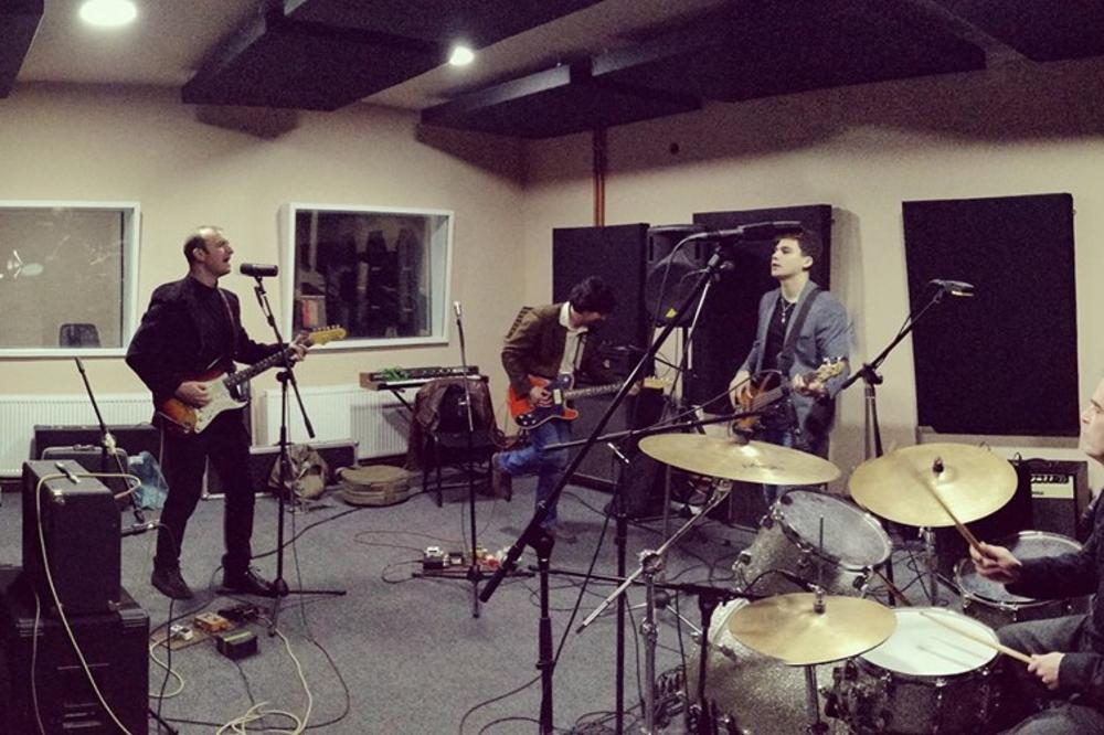 OD GARAŽNOG BLUZ ROKA DO JEDINSTVENE MUZIKE: Bend Radiofoniks snimio novi mini album