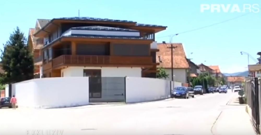 Njena velelepna porodična kuća u Novom Pazaru  