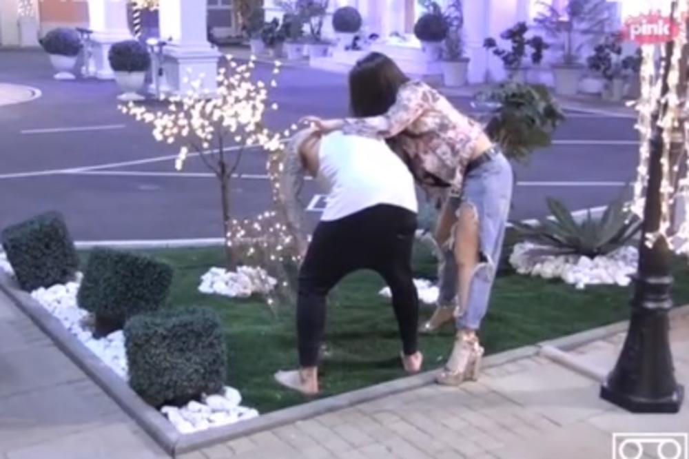 NAJGADNIJI MOMENAT U ZADRUZI: Napio se, pa povraćao i urinirao u isto vreme, a onda se tako ISPOVRAĆAN vratio u krevet (VIDEO)