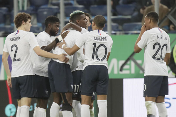 UEFA TRAŽI OD FIFA ISTRAGU PROTIV RUSIJE: Čuli su se majmunski krici kad god bi tamnoputi Francuzi dodirnuli loptu!