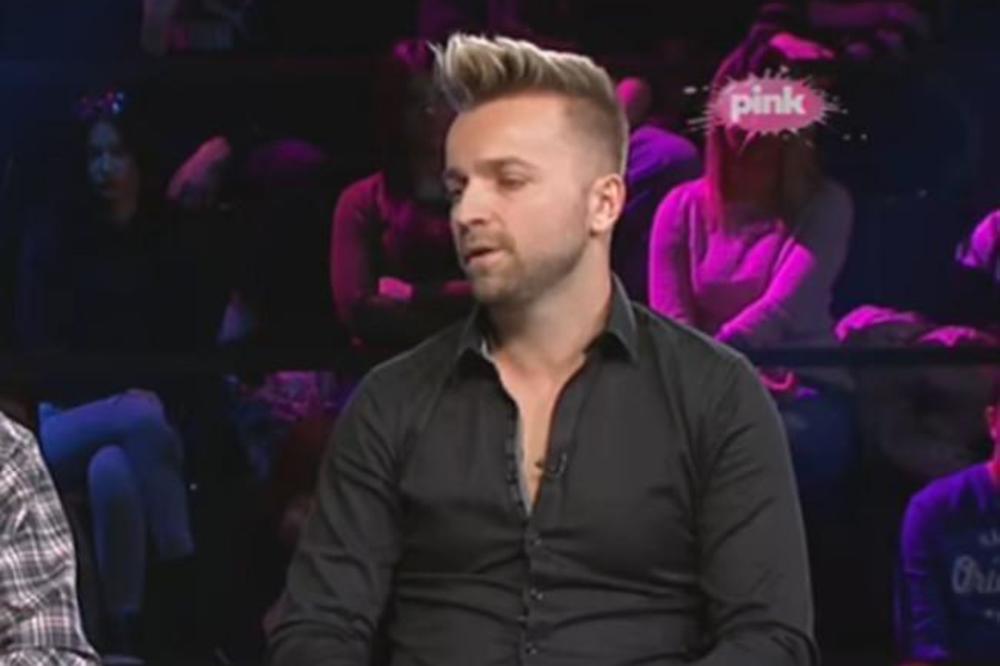 KO BI REKAO DA JE MALOLETNA! Isplivale PROVOKATIVNE SLIKE devojke Teodorinog brata o kome se govorilo da je PEDOFIL! Povukla je bikini toliko da je sve ISPALO!