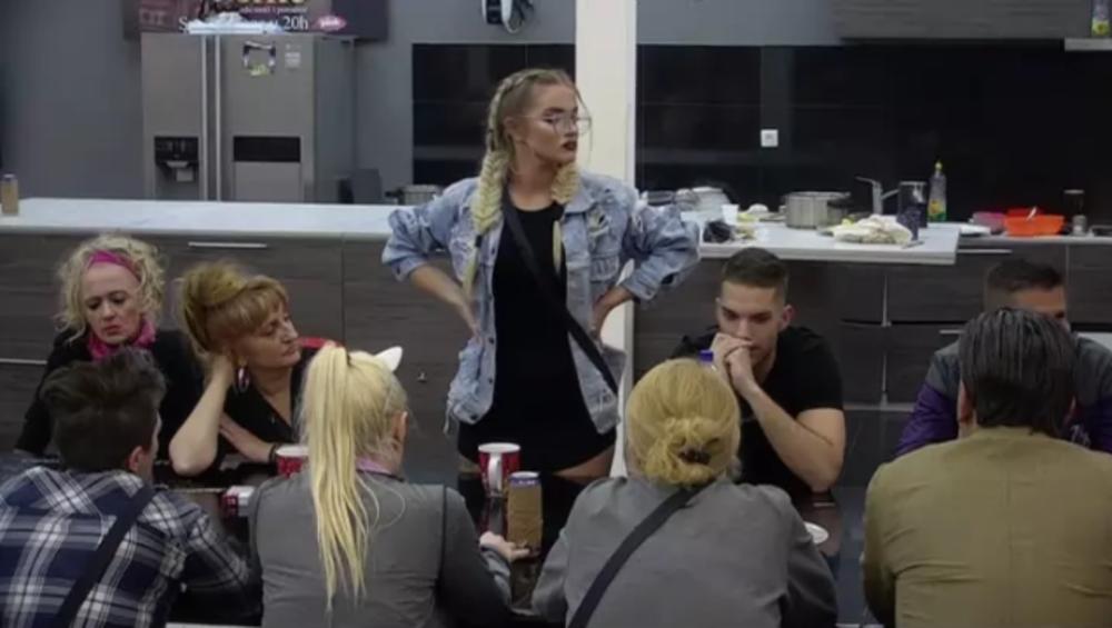 Teodora tvrdi da nije istina da Anđela gleda kao brata  