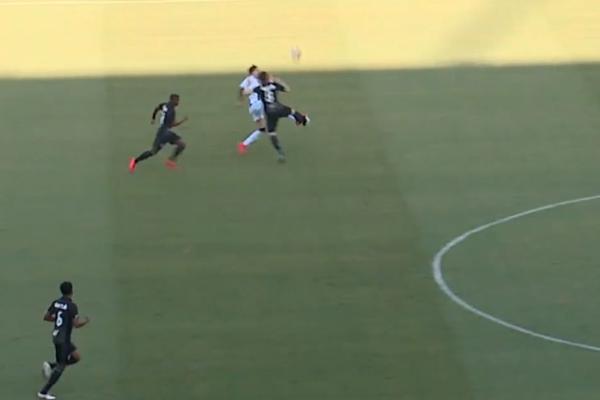 TAKO I TREBA SA FUDBALERIMA - MESARIMA: Izrečena je revolucionarna kazna za lomljenje noge protivniku! (VIDEO)