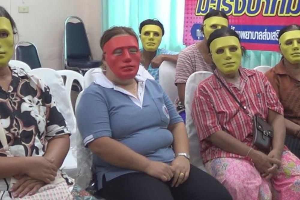 SRPKINJE BI POBESNELE: Da li znate zašto ove žene sede kod lekara s MASKOM NA LICU? (FOTO)