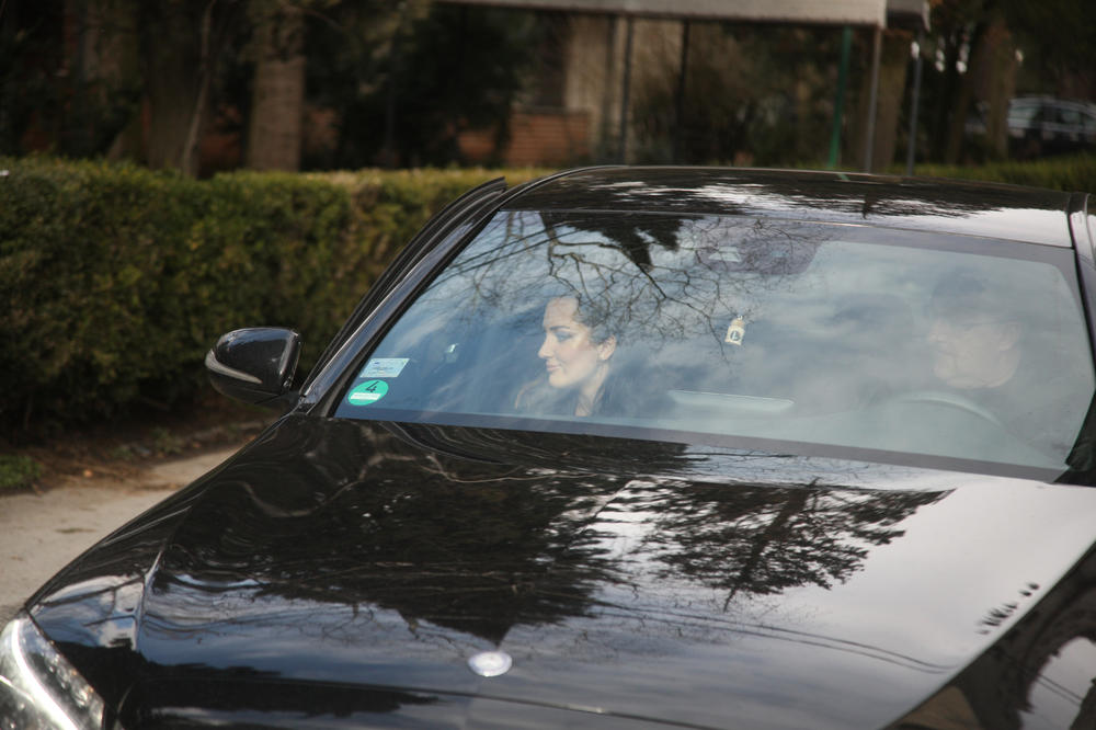 PRIJOVIĆKA VARA FILIPA SA NAŠIM ČUVENIM TENISEROM?! Iza verenikovih leđa imala aferu sa oženjenim sportistom? Brena poludela kad je čula!