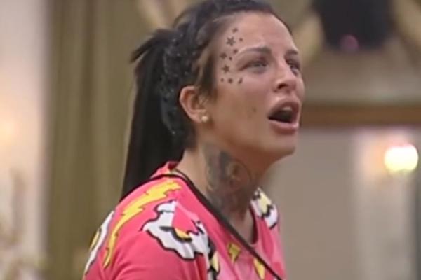 PANIKA U RIJALITIJU: Policija u Zadruzi zbog JELENE KRUNIĆ! Ne verujemo šta se dešava, ima li kraja ovom ludilu?!