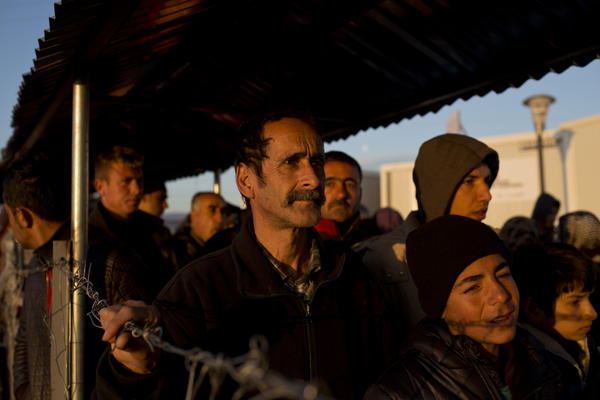 HRVATSKA TEORIJA ZAVERE: Tvrde da postoji SKRIVENI PLAN zbog kojeg HILJADE IRANACA dolaze u Srbiju!