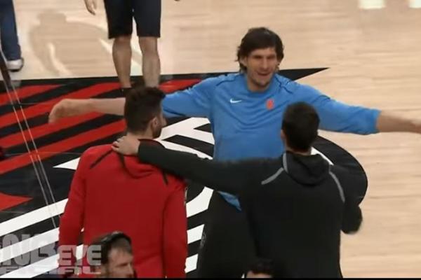 NEK PADAJU ĆUSKIJE! Šou program u NBA, Bobi u Nurkić u sevdahu! (VIDEO)