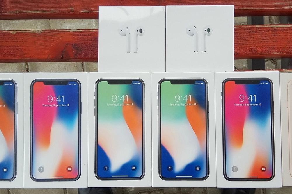 CARINICI NA HORGOŠU SU VIDELI KUTIJU SA AJFONIMA: Bilo im je nešto čudno...