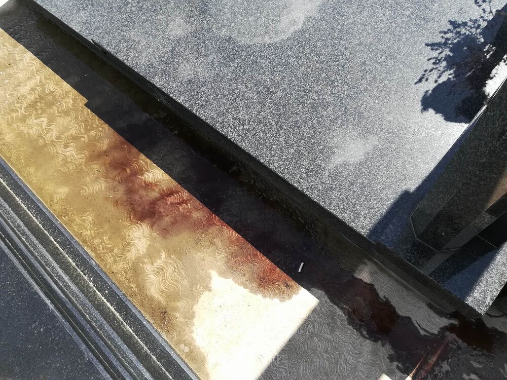 Prousto vino nakon što je pukla flaša 