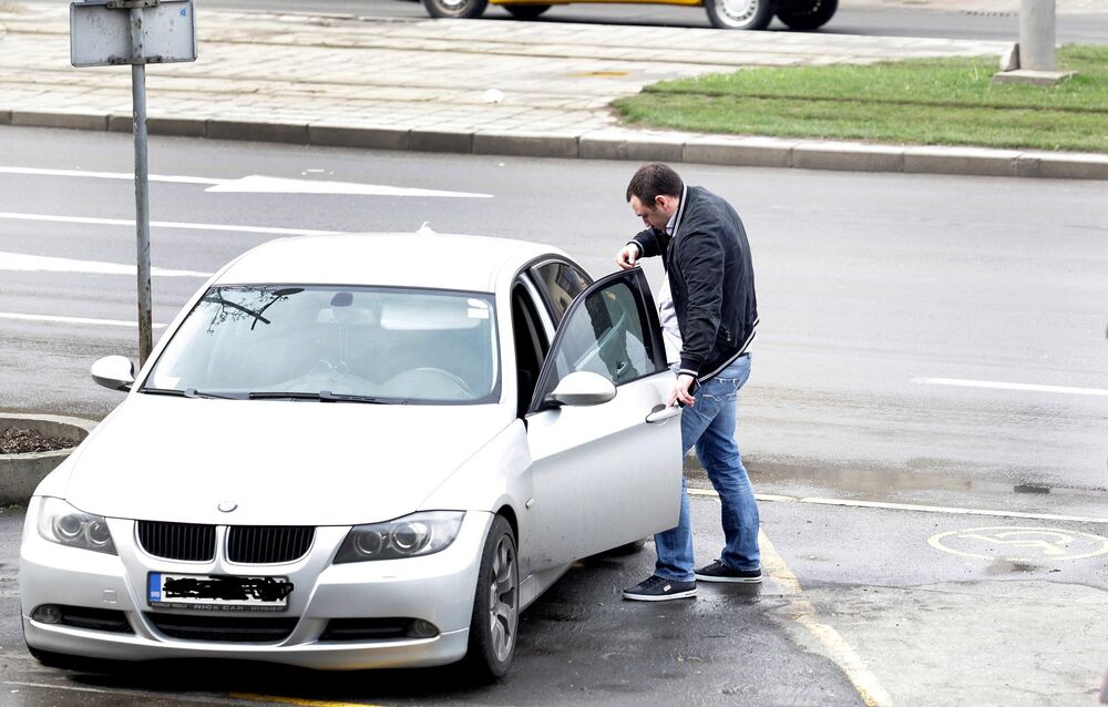 Aleksandar Vavić ispred Palate pravde  