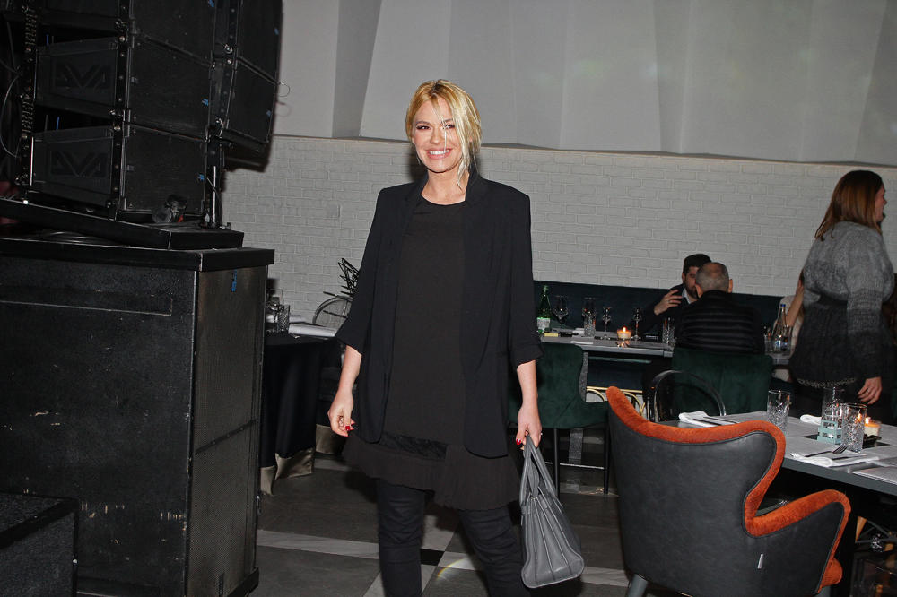 PA OVO JE NEŠTO NAJSLAĐE ŠTO ĆETE DANAS VIDETI: Nataša Bekvalac usnimila trenutak sa ćerkom Katjom i RAZNEŽILA javnost (VIDEO)