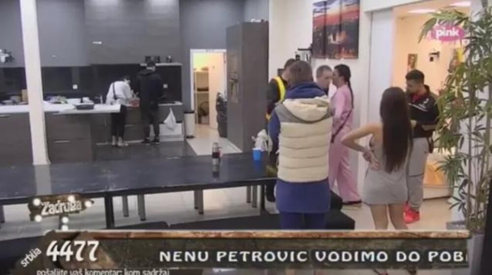 Obezbeđenje ju je jedva obuzdalo  