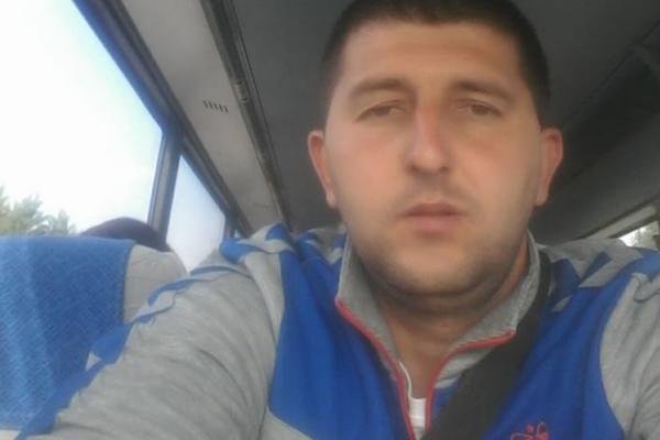 OVO JE BOJŠA, KONTROLOR KOJI JE PREBIO PUTNIKA: Polomio mu je prste na ruci koliko ga je jako udarao! (VIDEO)