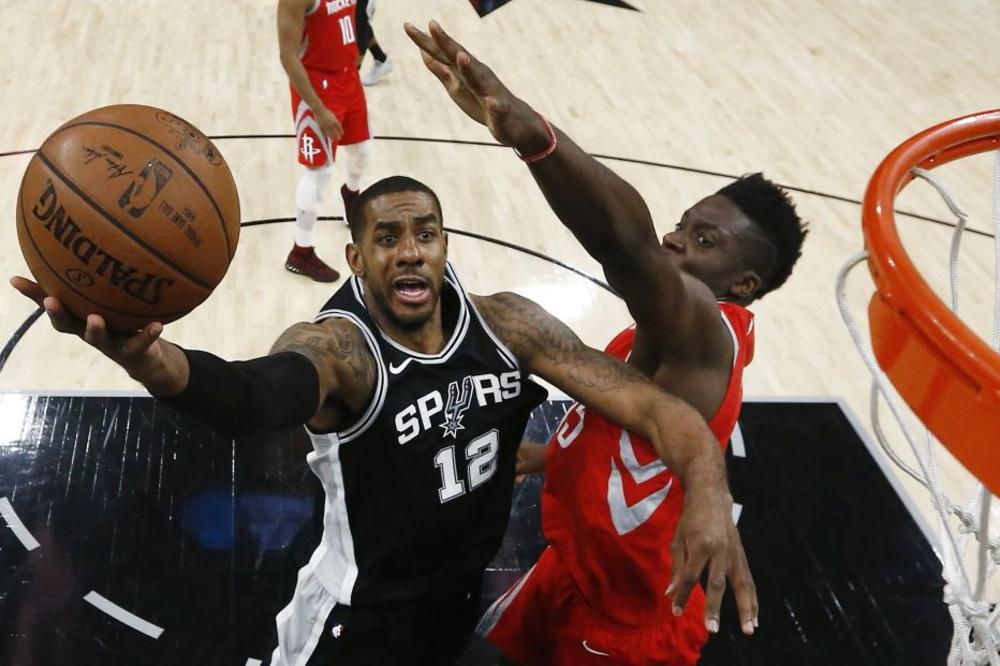 ČAK I VELIKI POP GREŠI! A, Lamarkus Oldridž je dokaz za to! (FOTO) (VIDEO)