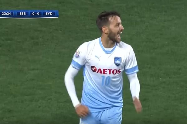 KAO DA SE OPET RODIO: Ninetu Australija postala mala, pa sad i po celoj Aziji vrši teror nad golmanima! (VIDEO)