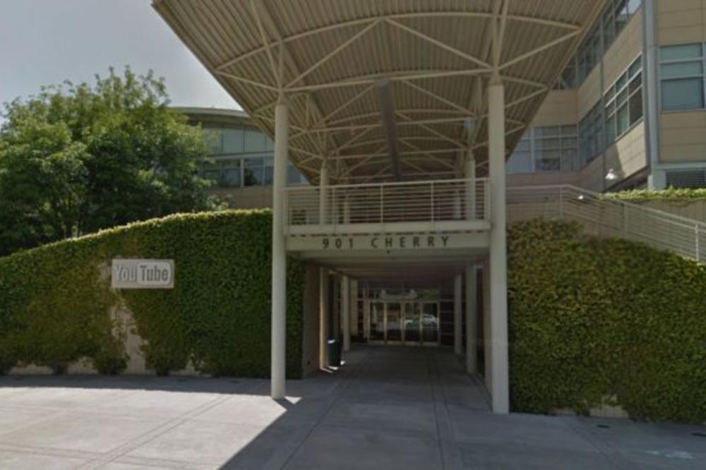 LJUDI SU BEŽALI U PANICI: Oružani napadač upao u sedište Jutjuba!