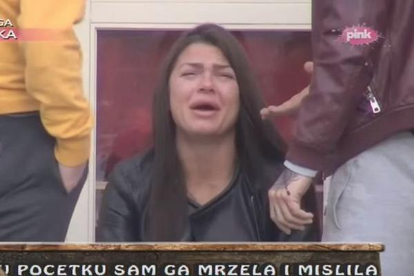 MUŠKARCI U MOM ŽIVOTU SU ME MALTRETIRALI, TRAŽILA SAM ZAMENU ZA OCA: Marija Ana otkrila sve o privatnom životu!