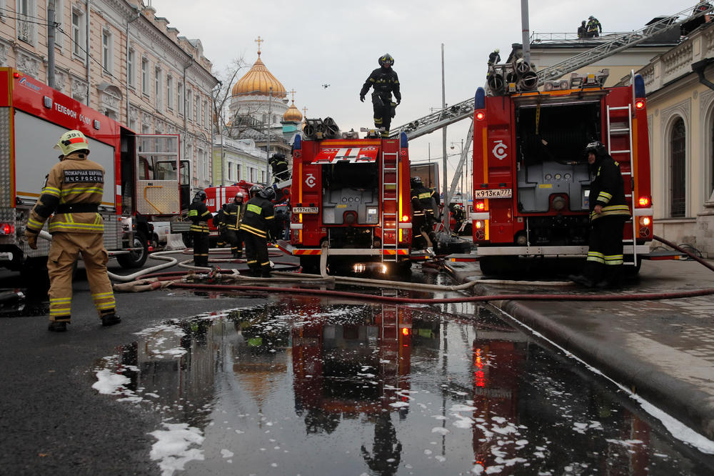 PONOVO GORI TRŽNI CENTAR U RUSIJI: Vatra guta zgradu, ima povređenih