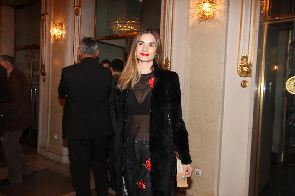 MARIJA KARAN OBJAVILA SNIMAK NA KOME JE POLUGOLA: Ono što se krije iza ovoga ostaviće vas u čudu (VIDEO)