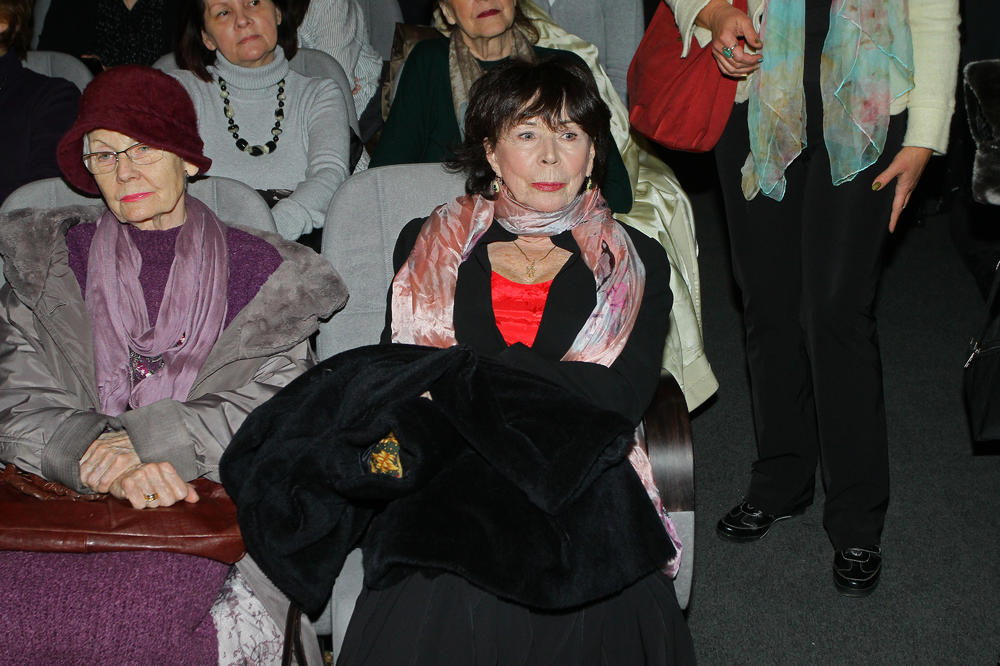 Uvek je nasmejana, ali da li ste se nekad zapitali ŠTA SE DEŠAVA KADA SE UGASE KAMERE? Seka Sablić pred milionima u Jutarnjem programu otkrila istinu o sebi!