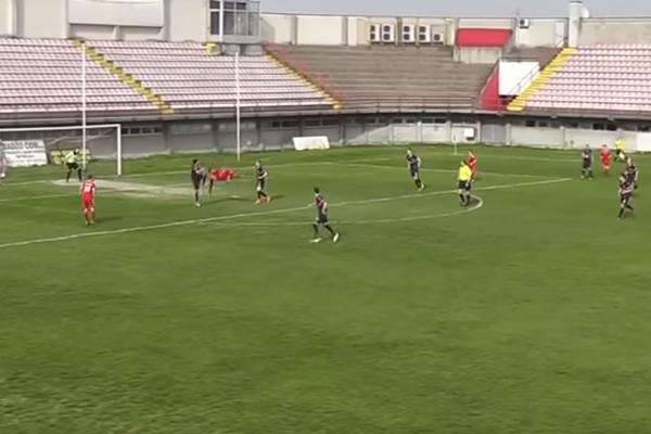 Ronaldo, idi gajbi! Bosanac postigao gol makazicama zbog kog će i Kristijana da puknu kompleksi! (VIDEO)