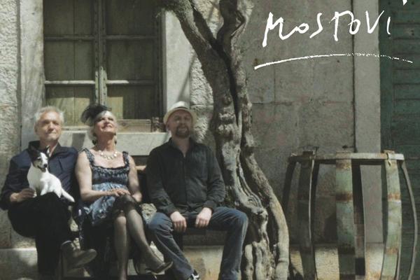 POSLALI VIDEO PORUKU SA PRESLATKIM PSOM: Rundek i sin iz Pariza pozivaju u Kragujevac, Novi Sad i Pančevo (VIDEO)