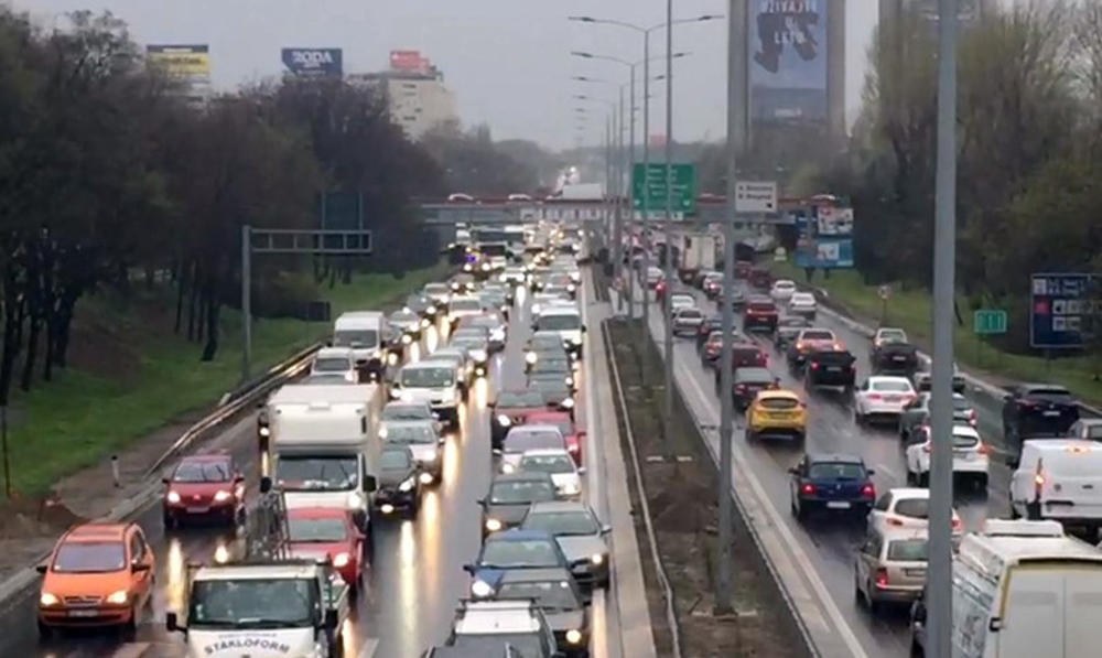 Velike gužve u saobraćaju 