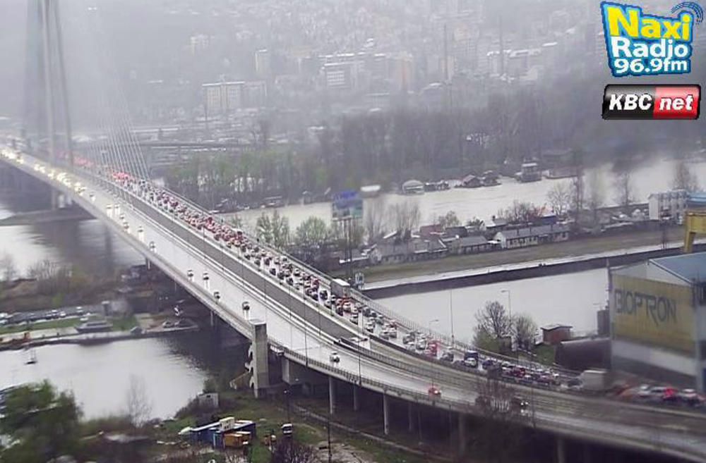 Velike gužve u saobraćaju 