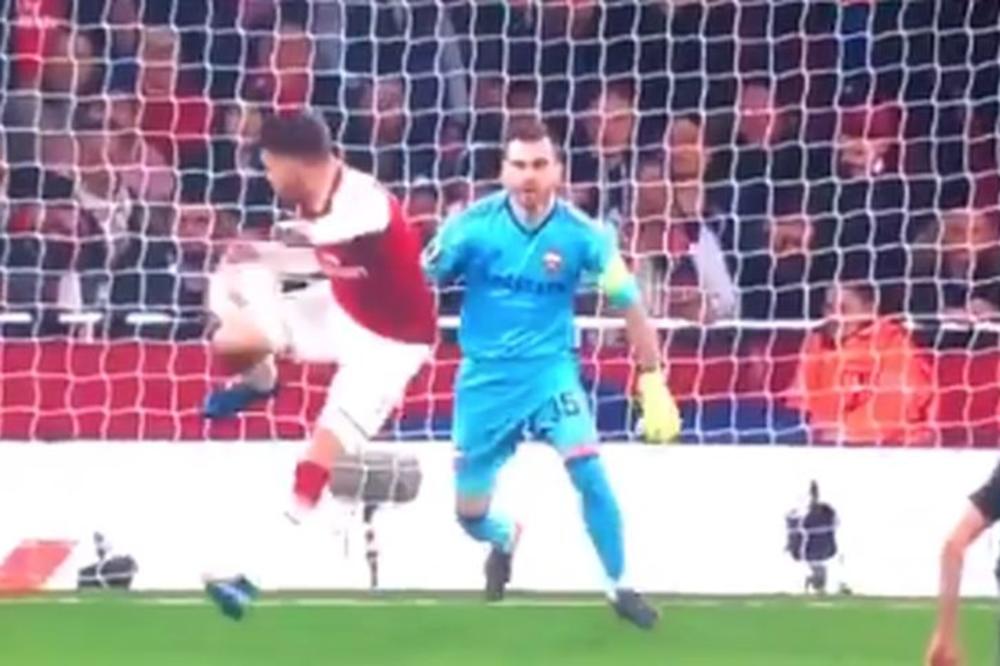 ERUPCIJA NA EMIREJTSU! Aron Remzi PETOM lobovao Akinfejeva i postigao gol karijere! (VIDEO)