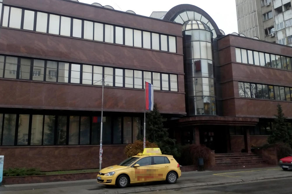 NIŠLIJA PIJAN TRČAO GO NA POSLU: Kolege u šoku, izazvao totalnu histeriju!