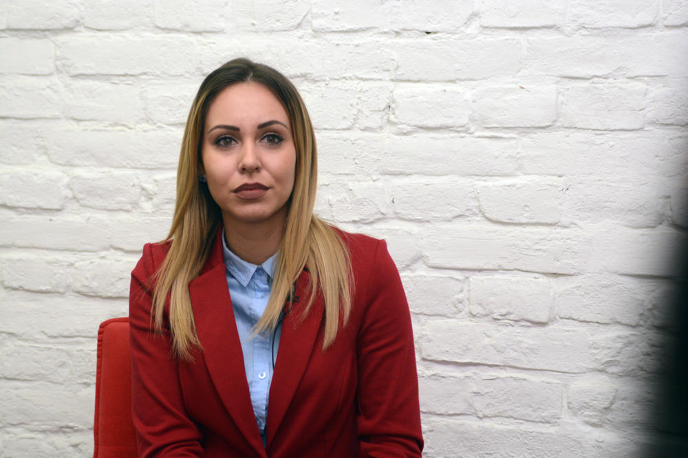 JOVANA DIMITRIJEVIĆ (SPS): Ne vidim ništa sporno da se Miloševiću podigne spomenik! Devedesete su bile teške za sve nas, ali ne možemo njega kriviti za sve! (VIDEO)