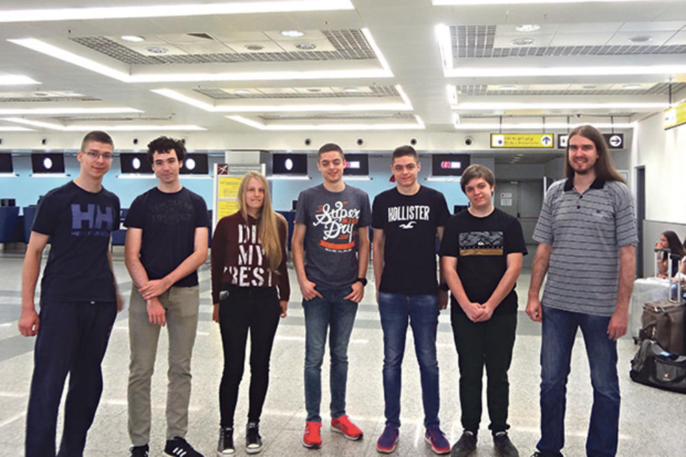 OVO JE NAJVEĆI PORAZ SRBIJE: Osvajali su ZLATNE MEDALJE na Matematičkoj olimpijadi, a danas njih šestoro moraju da dele dve kifle!