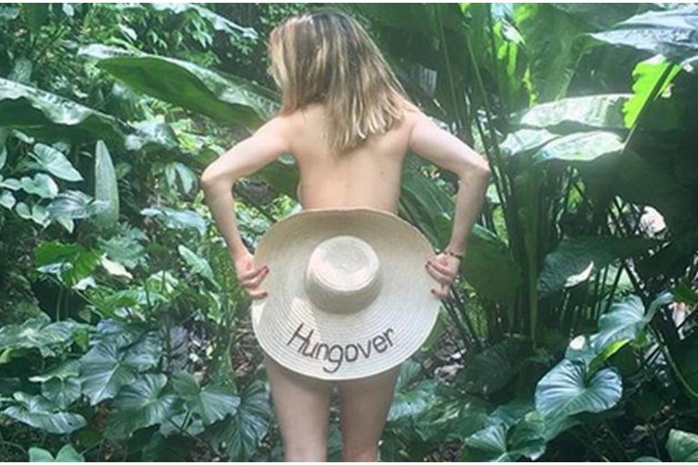 SRPSKA GLUMICA POZNATA JE I U HOLIVUDU: Sad je otkrila kako izgleda njen LUKSUZNI DOM u prazničnoj atmosferi (FOTO)