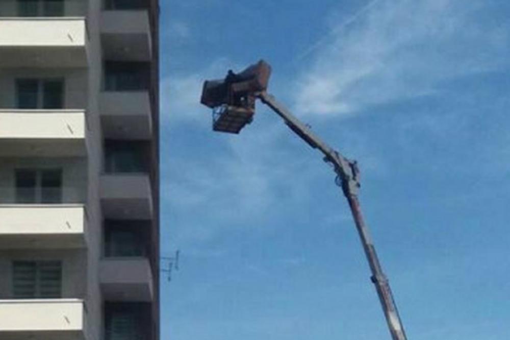 OVO IMA SAMO U BOSNI: Kad se Bosanac useljava, to izgleda ovako! (FOTO)