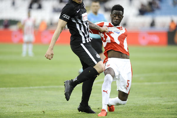 MORATE BITI SPREMNI NA SVE: Abraham Frimpong na novoj poziciji, a već se sprema za Večiti derbi! (FOTO) (VIDEO)