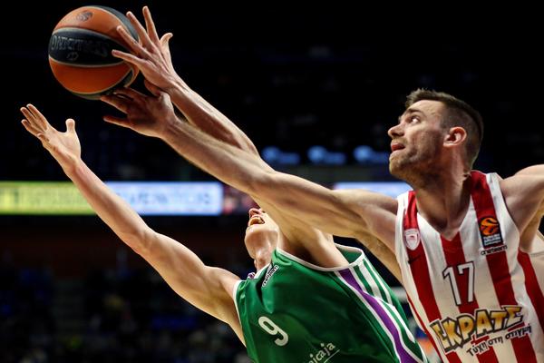 MAJSTORICA: Olimpijakos deklasirao PAO! (FOTO)