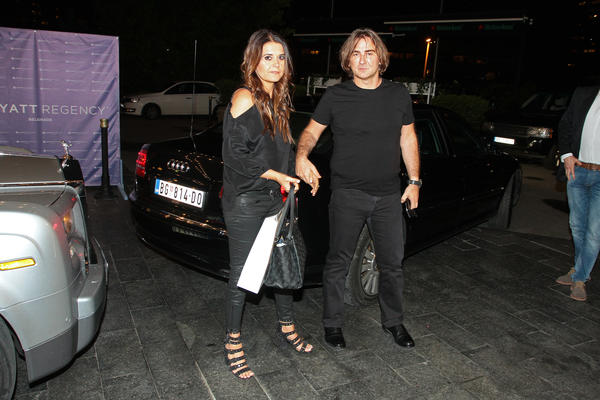 AKO SE MILICA PROBUDI, IMA DA ME ROKNE! Željko Mitrović usred noći snimio lajv o kome bruji cela nacija (VIDEO)