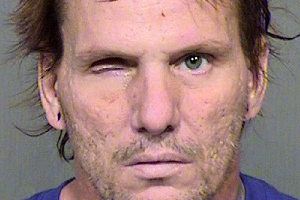 ODRUBIO GLAVU SUPRUZI I PSIMA: Upoznali su se u mentalnoj ustanovi pa počeli vezu, a onda je on dohvatio nož... (FOTO)