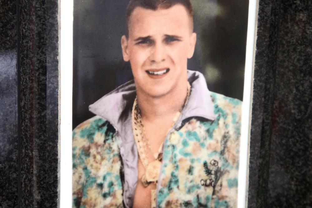 KNELE JE RULET IGRAO SA PIŠTOLJEM NA STOLU: Stalno je ponavljao OVIH 5 REČI, i uvek dobijao