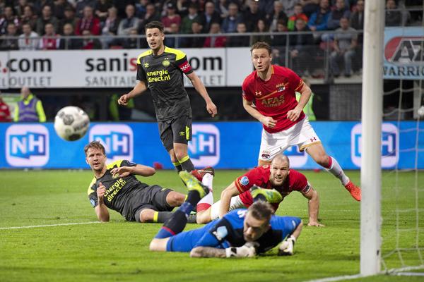 Golmane, vreme je za penziju! Neverovatno je šta se dogodilo čuvaru mreže AZ Alkmara! (VIDEO)