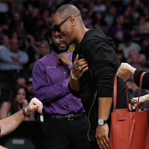 "ZAMISLI DA SU TI ONI DEDE": Mreže gore zbog DOLASKA BEBE! Nećete verovati ko su RODITELJI